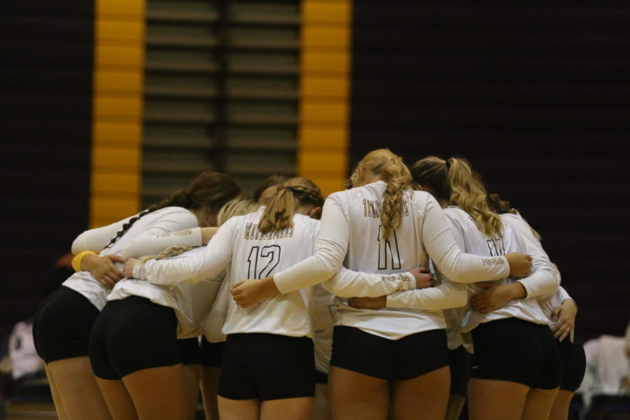 Volleyball focuses on teamwork during the new season