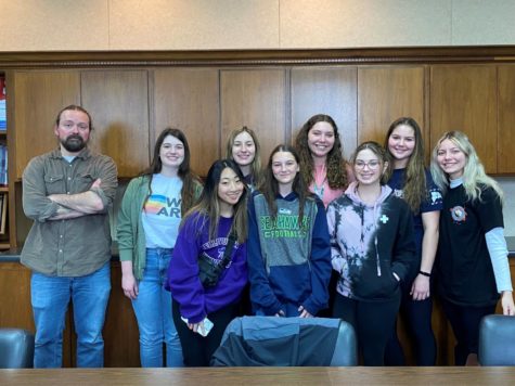 Bellevue West yearbook visits Walsworth