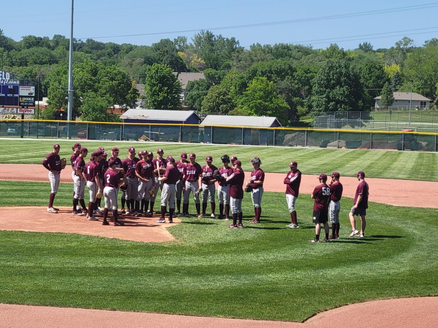 Breaking down 8 teams in the CWS, Local Sports