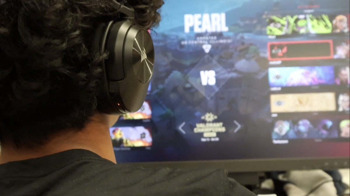 Bellevue West eSports team levels up
